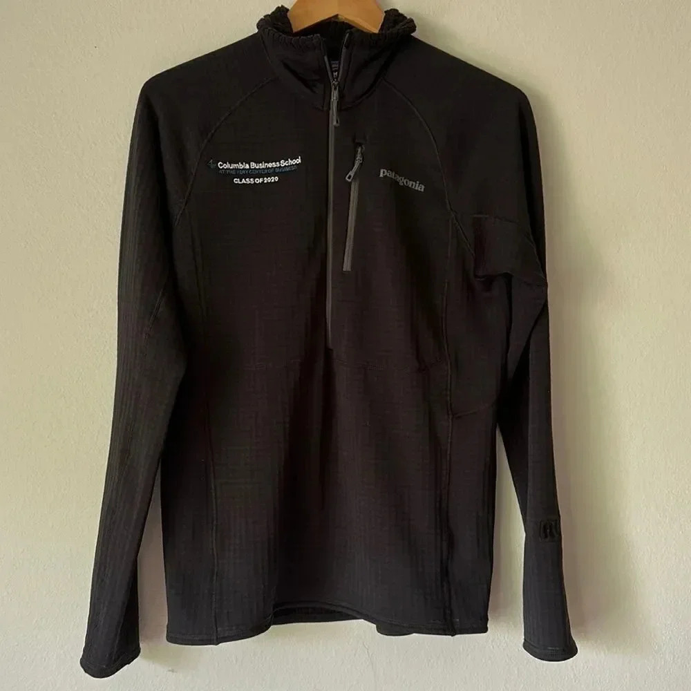 Patagonia sz S 1/2 zip fleece with logo black great pre owned condition